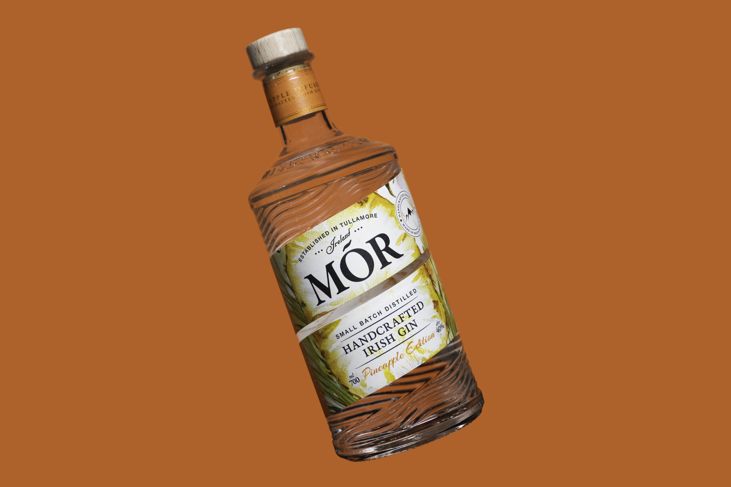 Mor GIN Product ShootPineapple Gin Colour 1